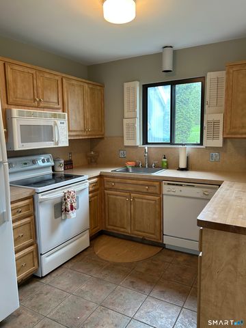 991 Heritage Village A, Southbury, CT 06488