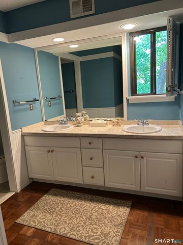 991 Heritage Village A, Southbury, CT 06488