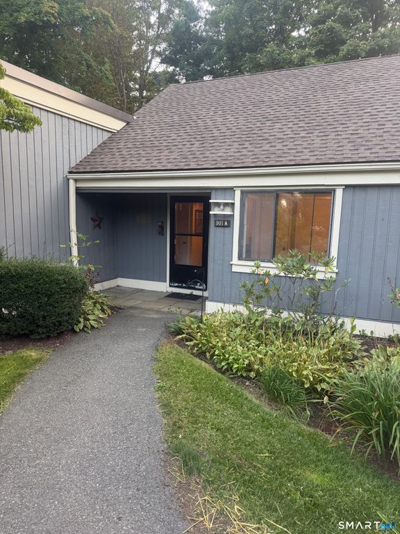 991 Heritage Village A, Southbury, CT 06488