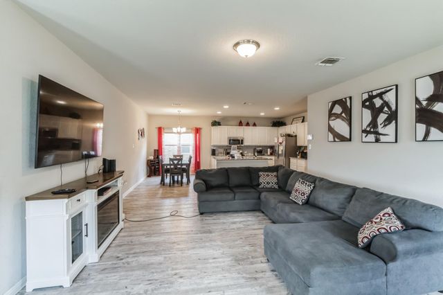18430 Stevie Ray DR, Round Rock, TX 78664