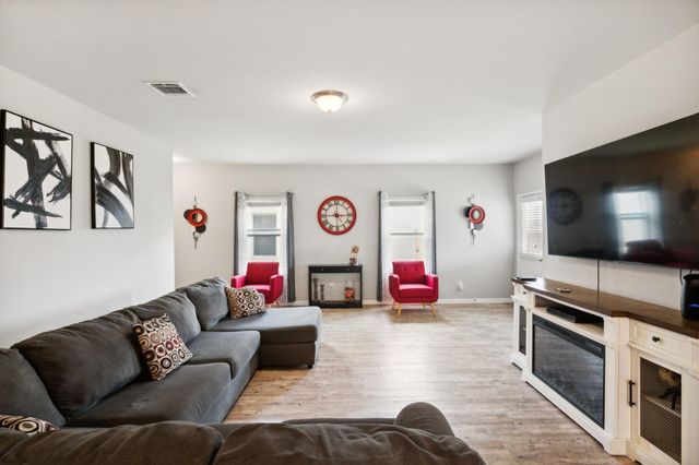 18430 Stevie Ray DR, Round Rock, TX 78664