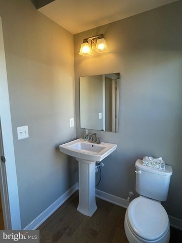 42589 BURBANK TER, Sterling, VA 20166