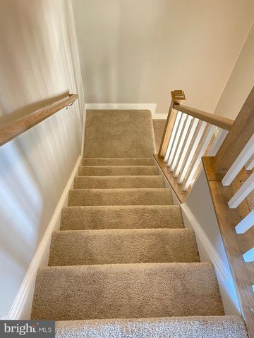 42589 BURBANK TER, Sterling, VA 20166