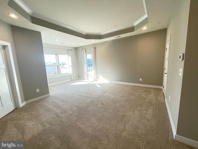 42589 BURBANK TER, Sterling, VA 20166