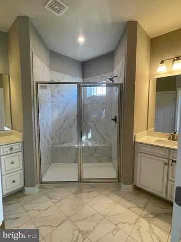 42589 BURBANK TER, Sterling, VA 20166