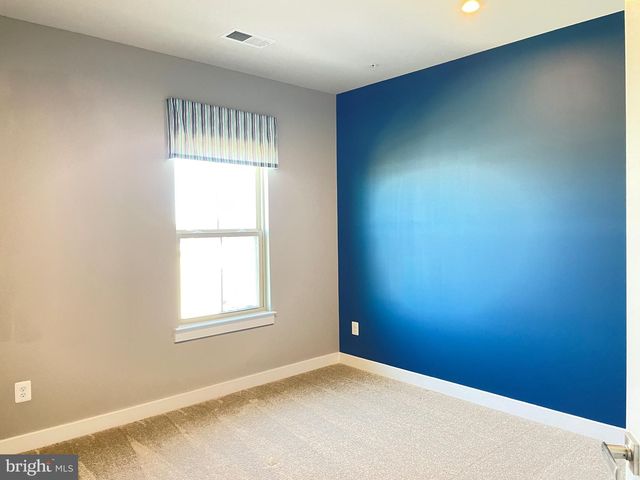 42589 BURBANK TER, Sterling, VA 20166