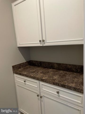 42589 BURBANK TER, Sterling, VA 20166