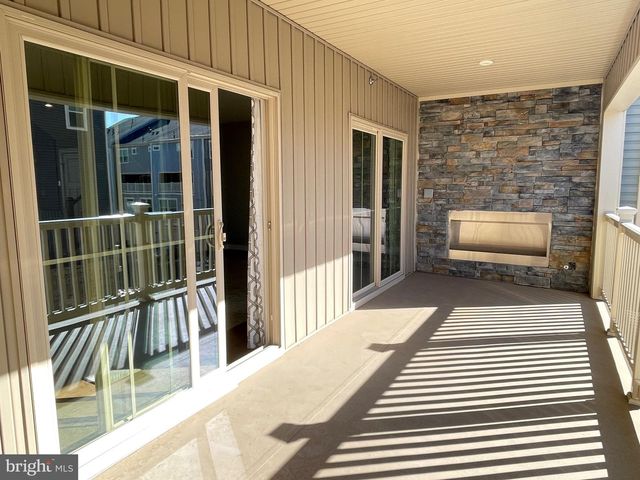 42589 BURBANK TER, Sterling, VA 20166