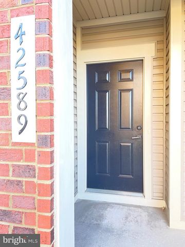 42589 BURBANK TER, Sterling, VA 20166