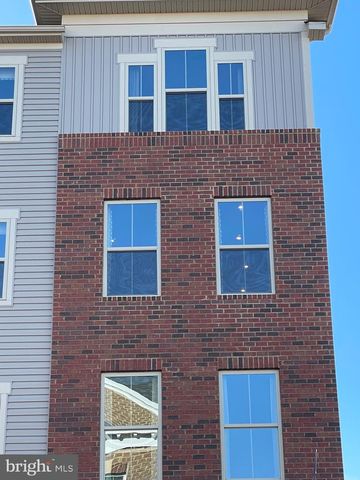 42589 BURBANK TER, Sterling, VA 20166