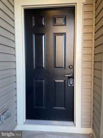 42589 BURBANK TER, Sterling, VA 20166