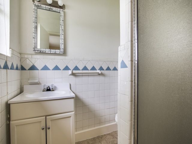 420 Vicki Place, Hurst, TX 76053