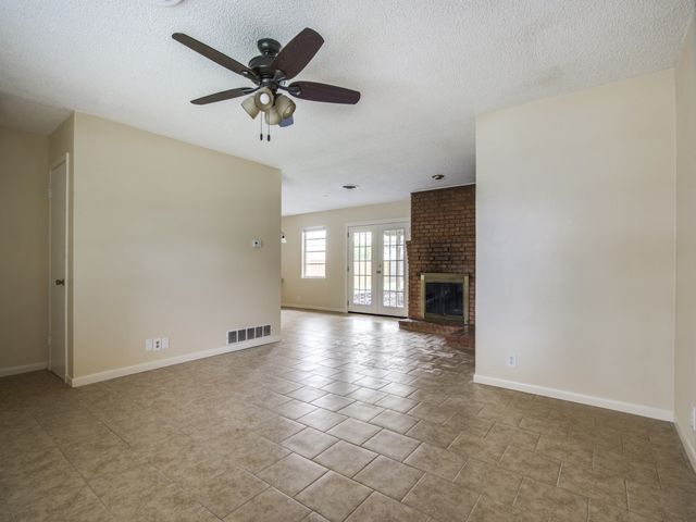 420 Vicki Place, Hurst, TX 76053