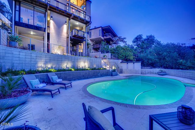 1101 Outlook Lane, Glendale, CA 91206
