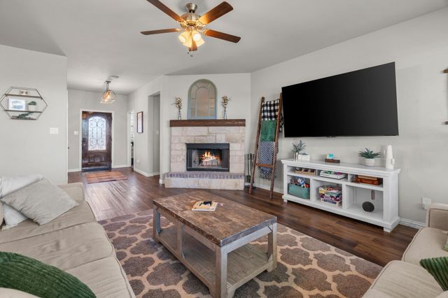 134 Stone Canyon Drive, Rhome, TX 76078