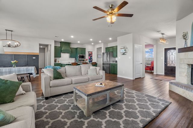 134 Stone Canyon Drive, Rhome, TX 76078