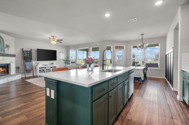 134 Stone Canyon Drive, Rhome, TX 76078