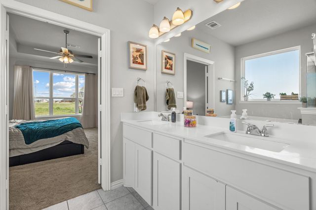 134 Stone Canyon Drive, Rhome, TX 76078