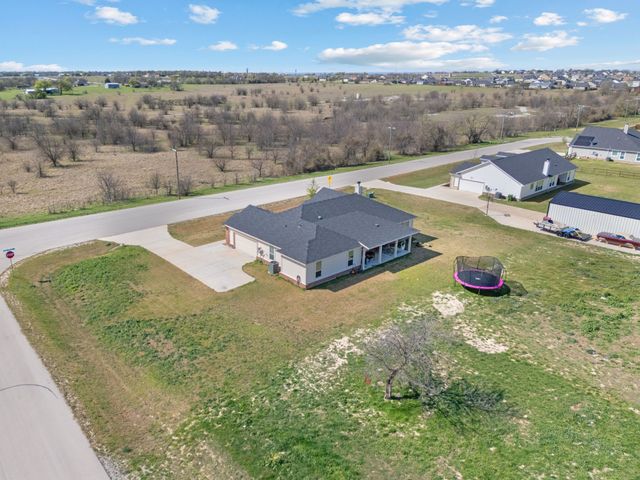 134 Stone Canyon Drive, Rhome, TX 76078