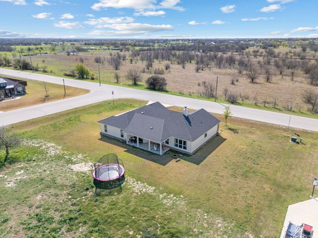 134 Stone Canyon Drive, Rhome, TX 76078