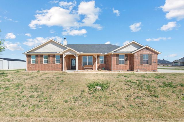 134 Stone Canyon Drive, Rhome, TX 76078