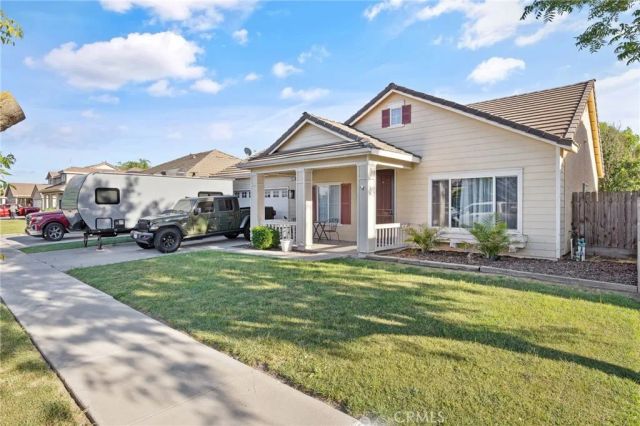 1963 W Merritt, Hanford, CA 93230