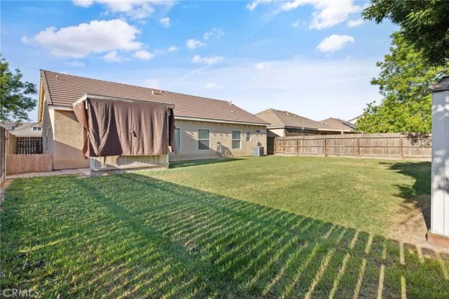 1963 W Merritt, Hanford, CA 93230