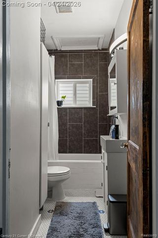 708 Channing Street, Ferndale, MI 48220