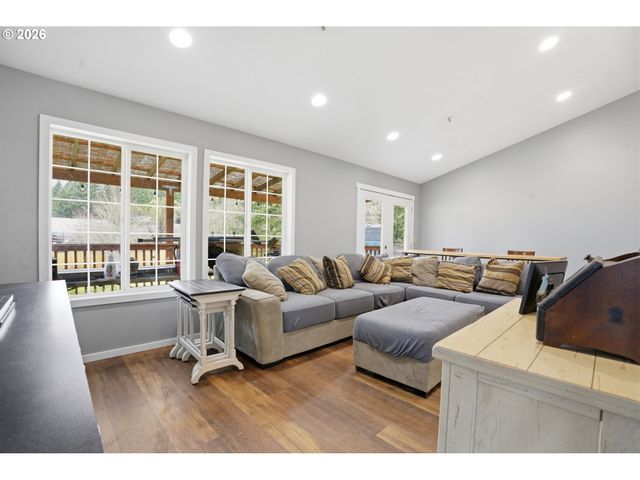 1302 CHERRY St, Vernonia, OR 97064