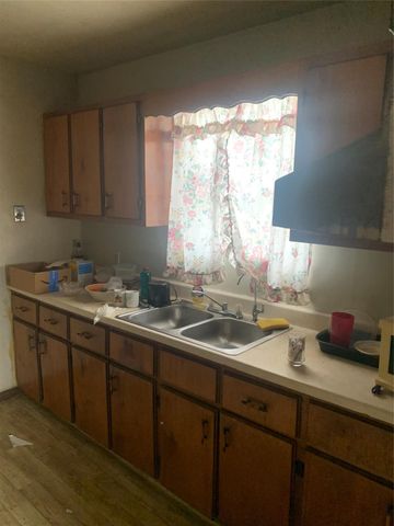5001 Sherman Street, Houston, TX 77011