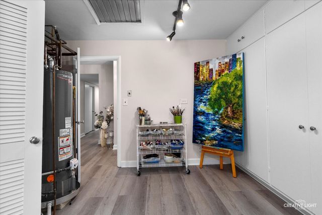 909 S Main Street, Wheaton, IL 60189