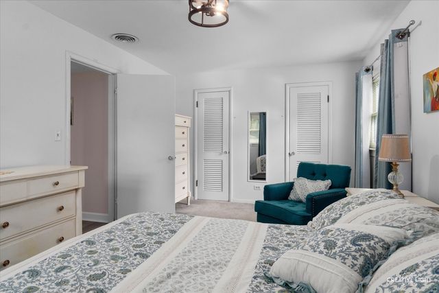 909 S Main Street, Wheaton, IL 60189