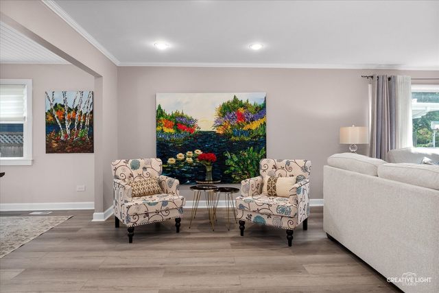 909 S Main Street, Wheaton, IL 60189