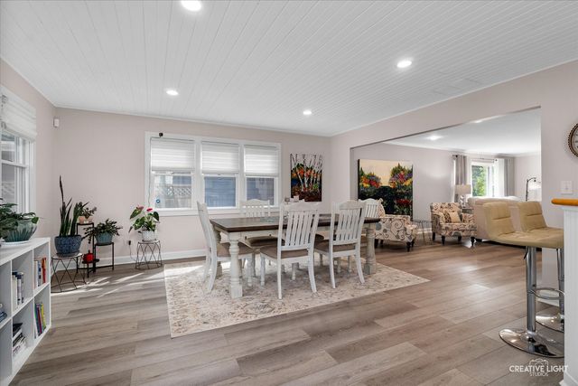 909 S Main Street, Wheaton, IL 60189