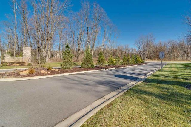 50910 Summit Ridge Trail, South Bend, IN 46628