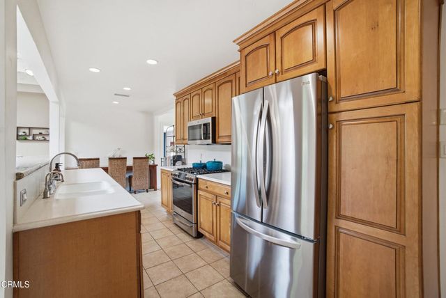 25 Feliz Drive, Oak View, CA 93022