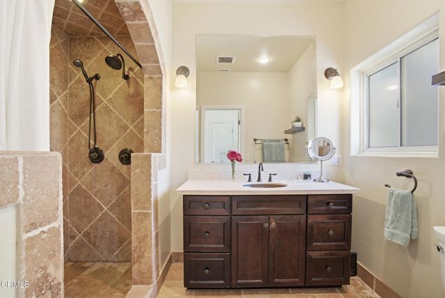 25 Feliz Drive, Oak View, CA 93022
