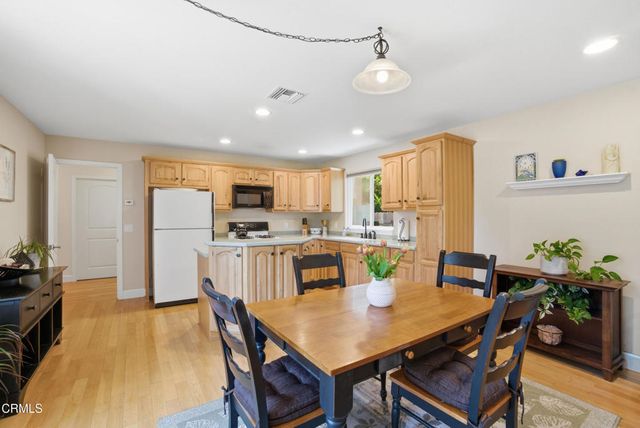 25 Feliz Drive, Oak View, CA 93022