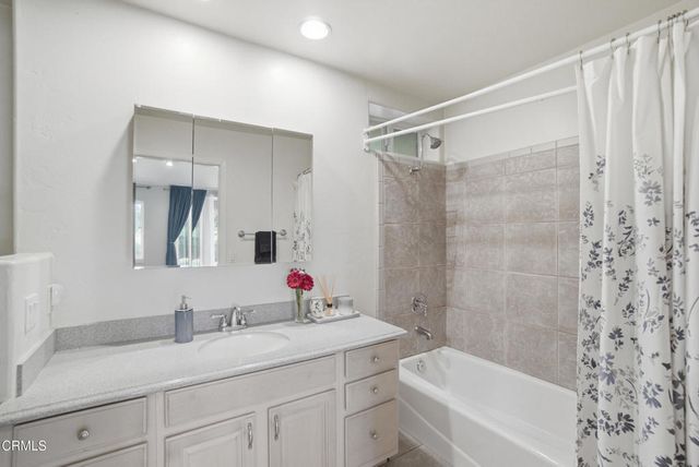 25 Feliz Drive, Oak View, CA 93022