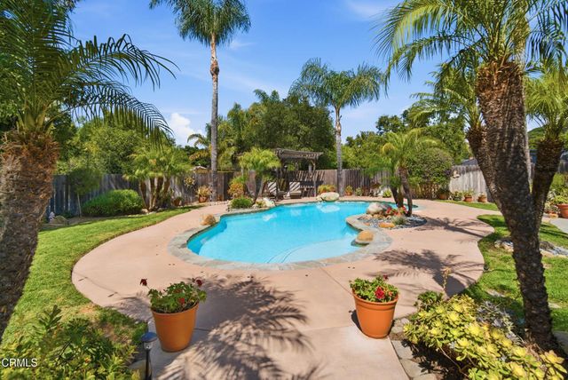 25 Feliz Drive, Oak View, CA 93022