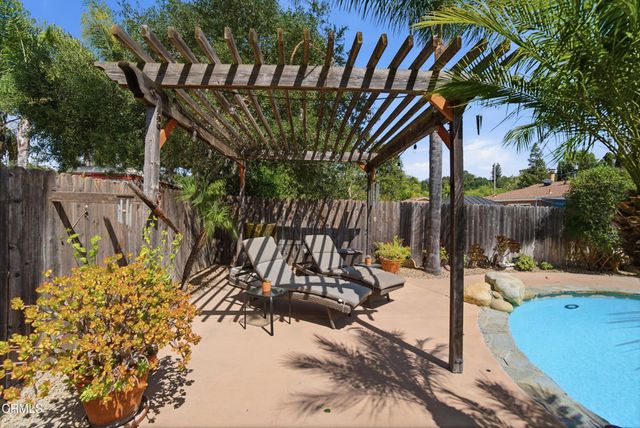25 Feliz Drive, Oak View, CA 93022