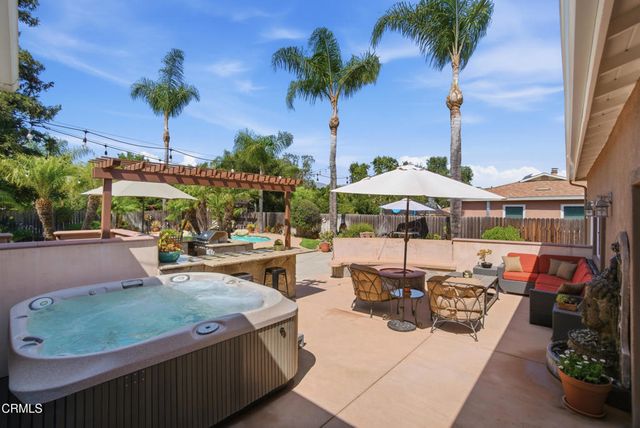 25 Feliz Drive, Oak View, CA 93022