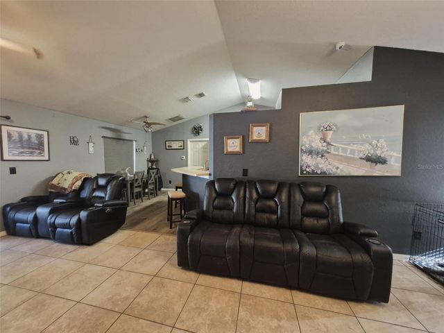 18 PINE COURSE LOOP, Ocala, FL 34472