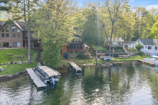 9158 W School Section Lake Drive, Mecosta, MI 49332