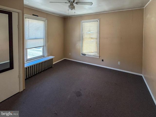 9 MANCHESTER ST, Glen Rock, PA 17327
