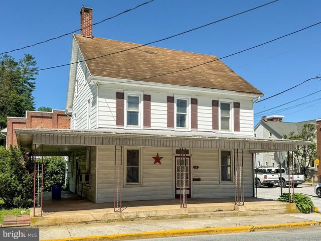 9 MANCHESTER ST, Glen Rock, PA 17327