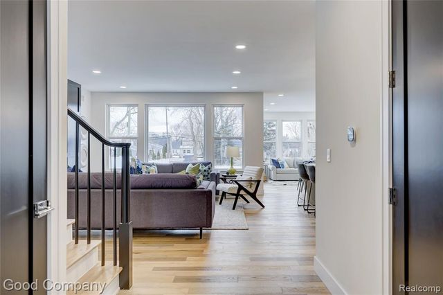 1317 Butternut Avenue, Royal Oak, MI 48073