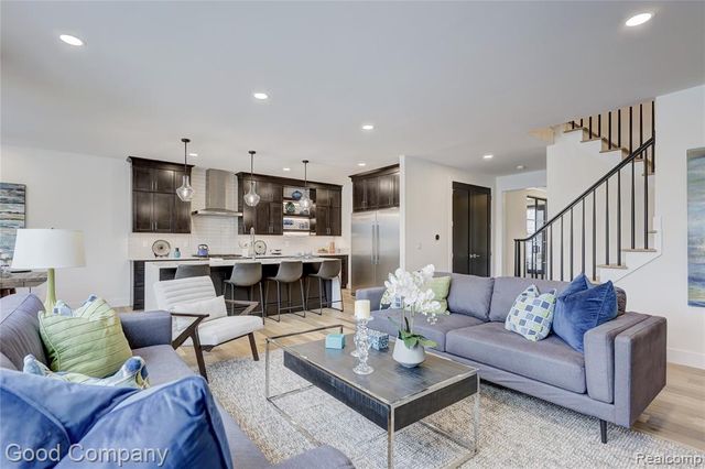 1317 Butternut Avenue, Royal Oak, MI 48073