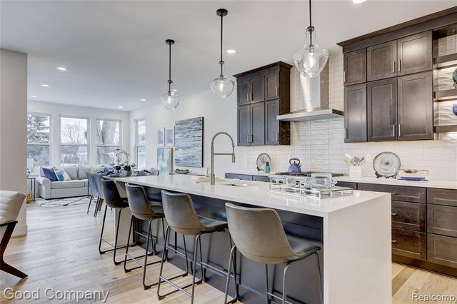 1317 Butternut Avenue, Royal Oak, MI 48073