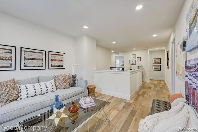 1317 Butternut Avenue, Royal Oak, MI 48073